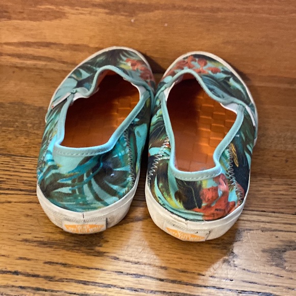 Vans slip-on skate shoes - Picture 2 of 5